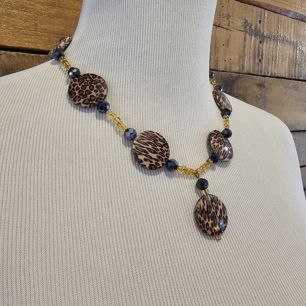 Leopard Print Disk Beaded Necklace - Picture 3 of 8